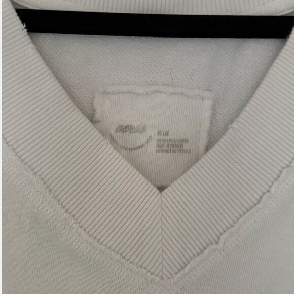 Aerie Vacay Every day V-Neck Sweatshirt White - Picture 4 of 4